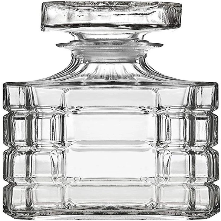 Flad mund vodka glasflaske